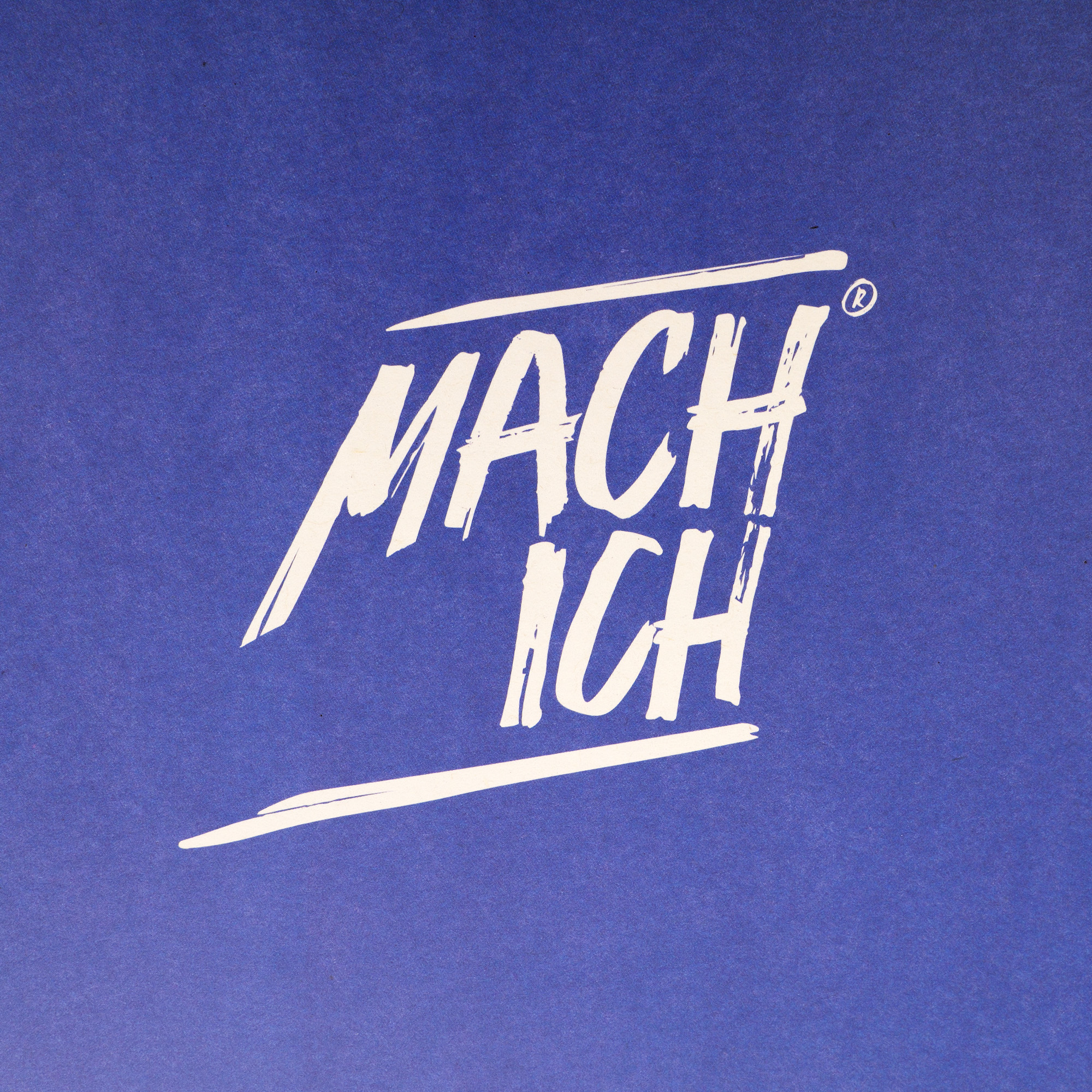 MACH ICH® Poster beidseitig 50x70 cm braun/blau MEIN GEHEIMNIS KÖNNEN (braun) + HOLZ IST GEDULDIG ICH NICHT (blau), grafisch, Logo, Text, blau, Design