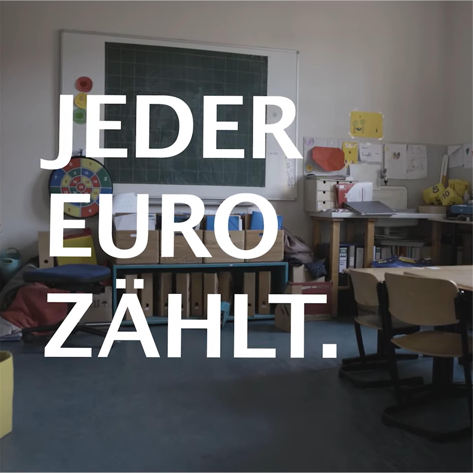 Wir unterstützen für Sie die Freie Schule Angermünde mit 15,00 € - Vielen lieben DANK!, Gebäude, Schule, Klassenzimmer, Mobiliar, Tabelle, Gebäude, Schule, Klassenzimmer, Mobiliar, Tabelle, Gebäude, Schule, Klassenzimmer, Mobiliar, Tabelle, Gebäude, Schul