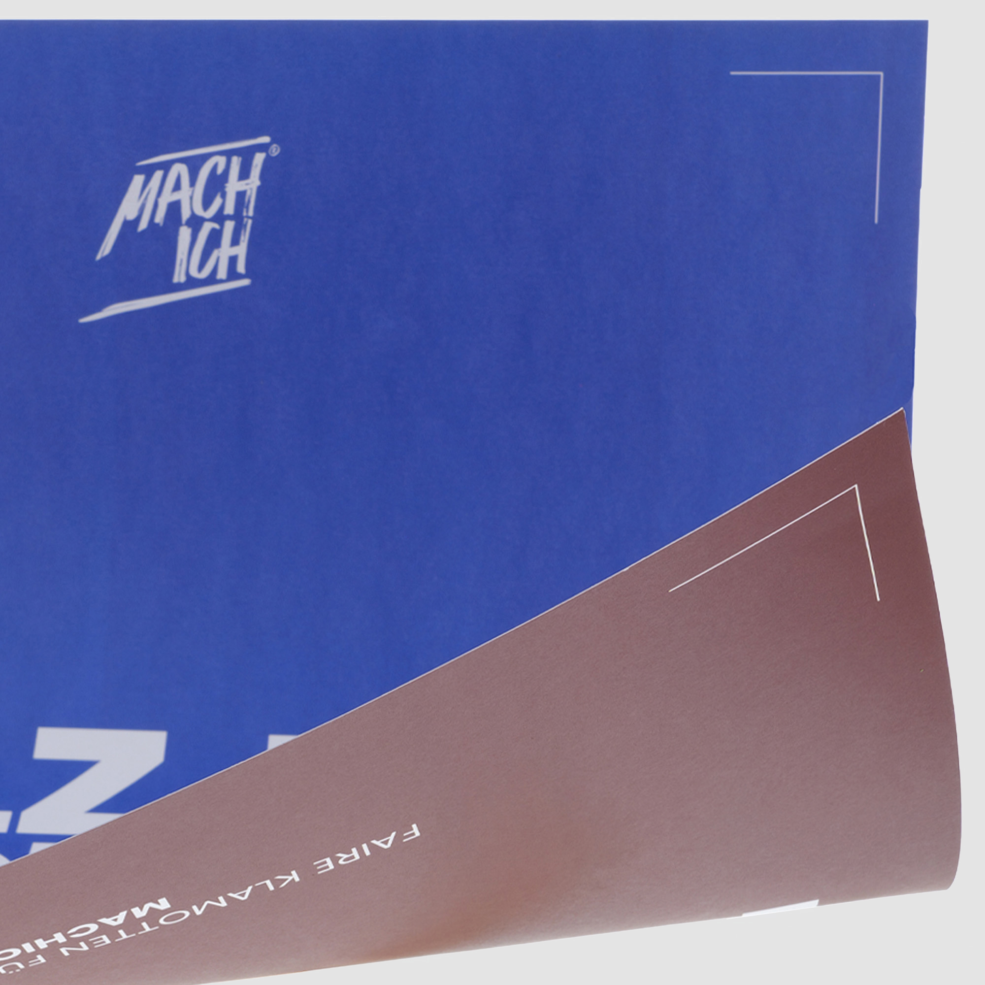 MACH ICH® Poster beidseitig 50x70 cm braun/blau MEIN GEHEIMNIS KÖNNEN (braun) + HOLZ IST GEDULDIG ICH NICHT (blau), blauer Karton, Verpackung, Pappe, gefaltet, Grafikdesign