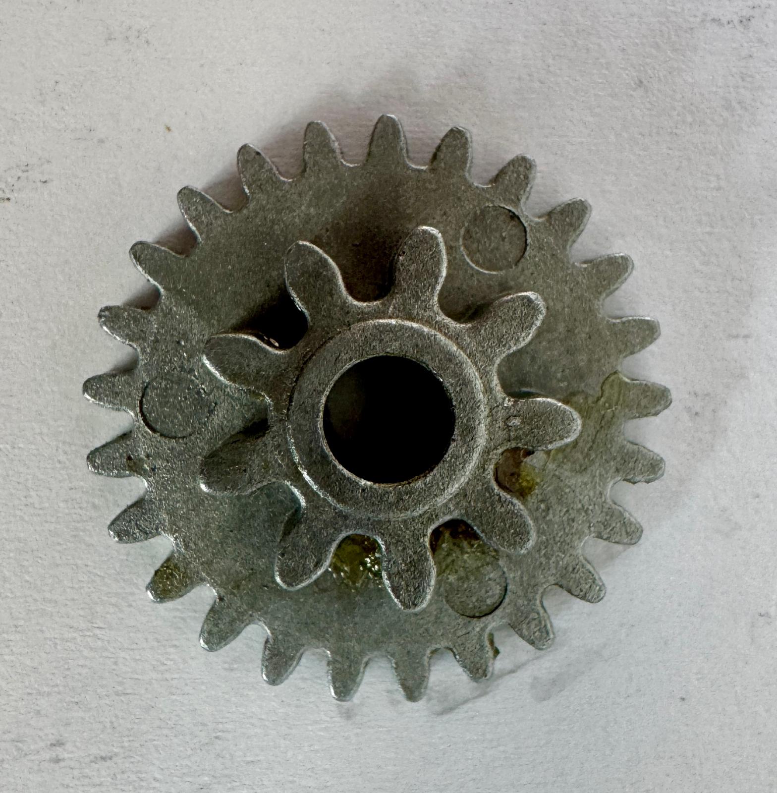 [BA] KFV 8092 Zahnrad 440-​13, Zahnrad, Metall, Maschinenbauteil, Zähne, Gehäuse