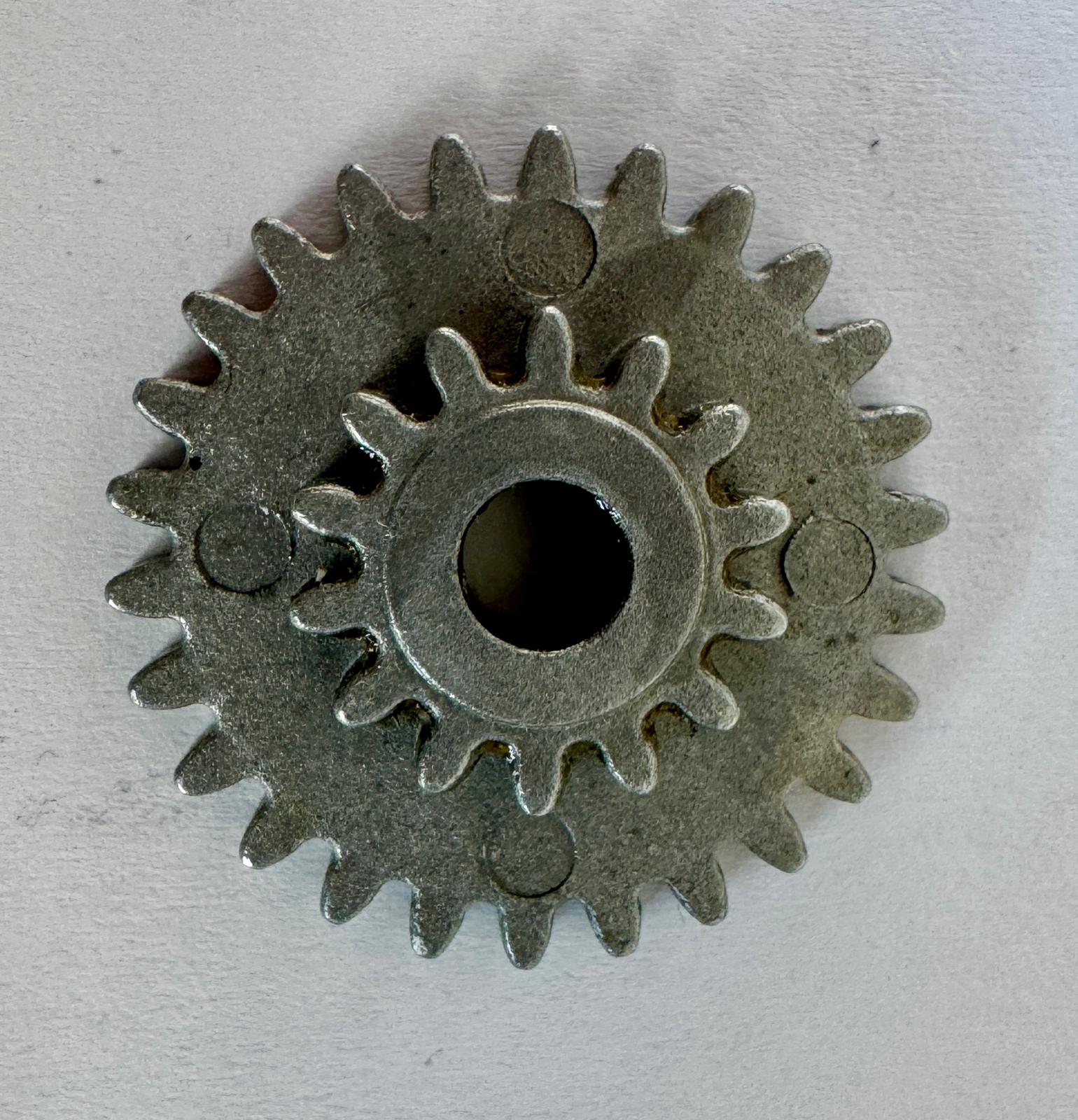 [BA] KFV 8092 Zahnrad 440-​11 Zähne 26/14 Größe 27,6/15,5 mm, Zahnrad, Gegenstand, Metall, Schwarz/Grau, Maschinenteil